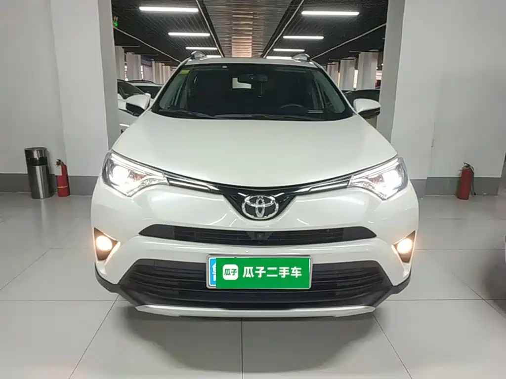 Toyota RAV4 — миниатюра 3
