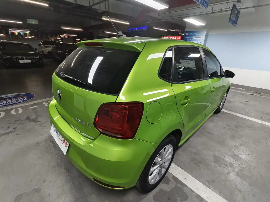 Volkswagen Polo 2014 1.6L AT Luxury
