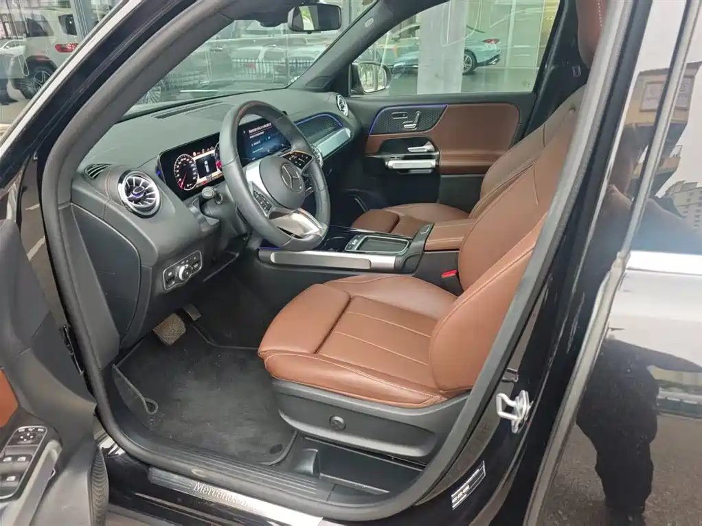 Mercedes-Benz GLB — миниатюра 12