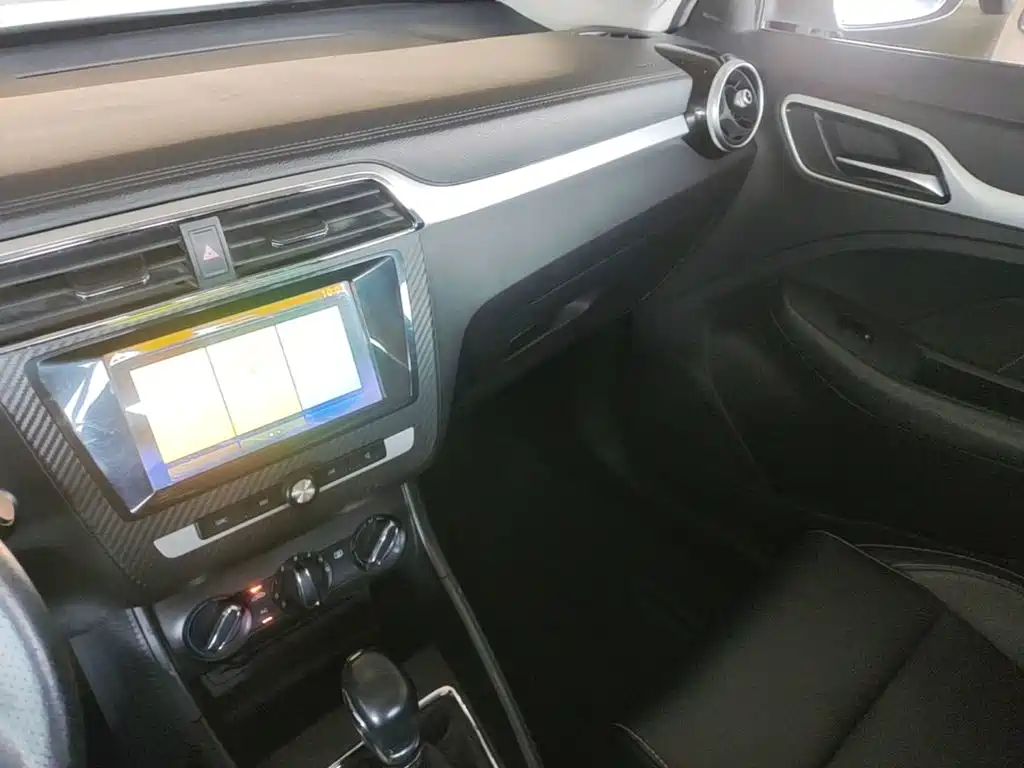 MG ZS — миниатюра 13
