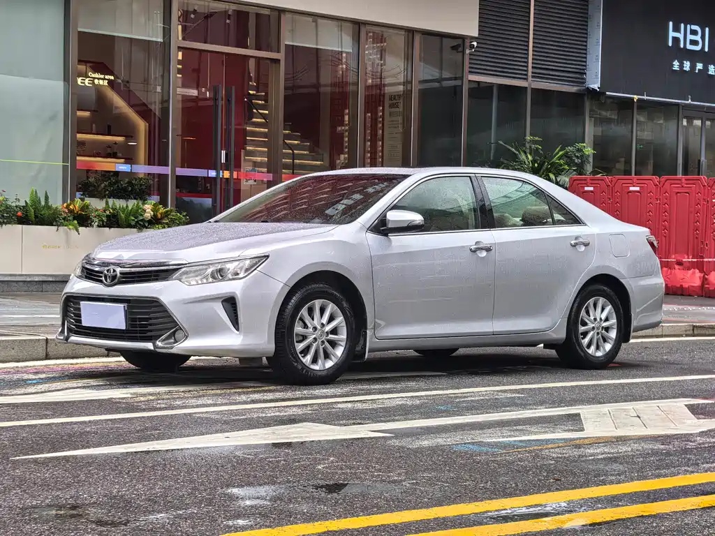 Toyota Camry 2015