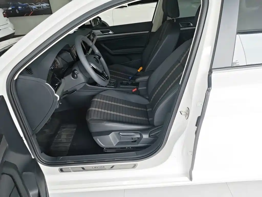 Volkswagen Lavida — миниатюра 15