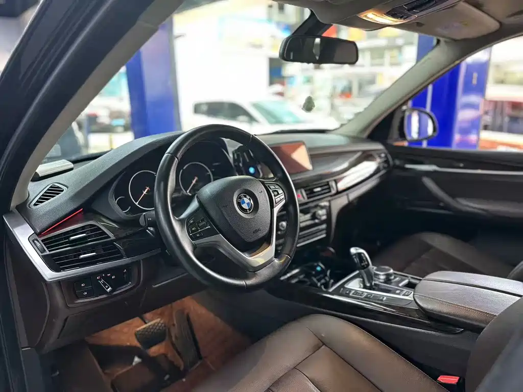 BMW X5 (Import) — миниатюра 6