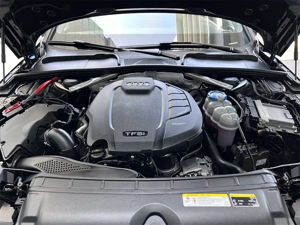 Audi A4L 2019 40 TFSI VI