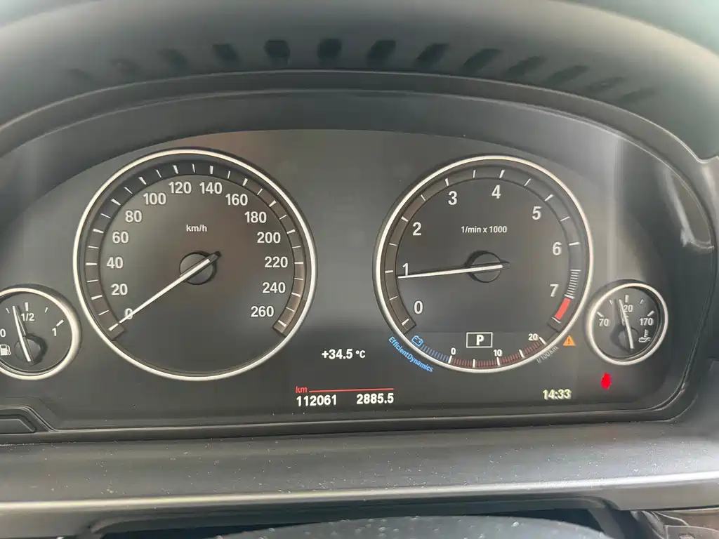 BMW 5 Series — миниатюра 9