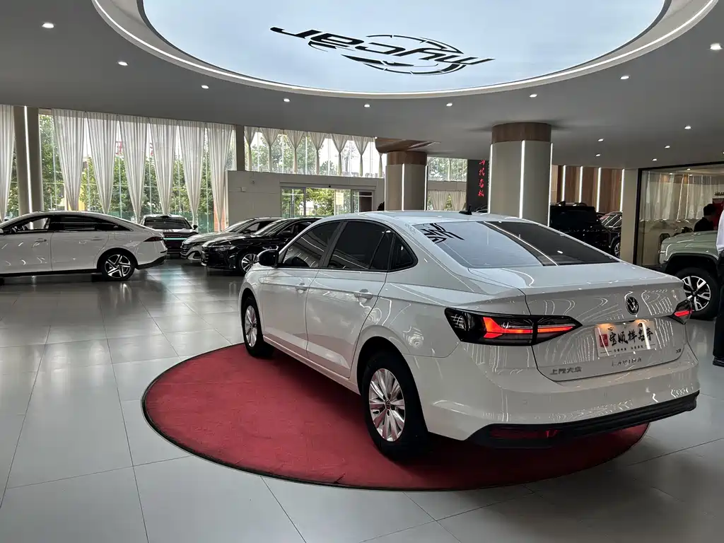 Volkswagen Lavida — миниатюра 7