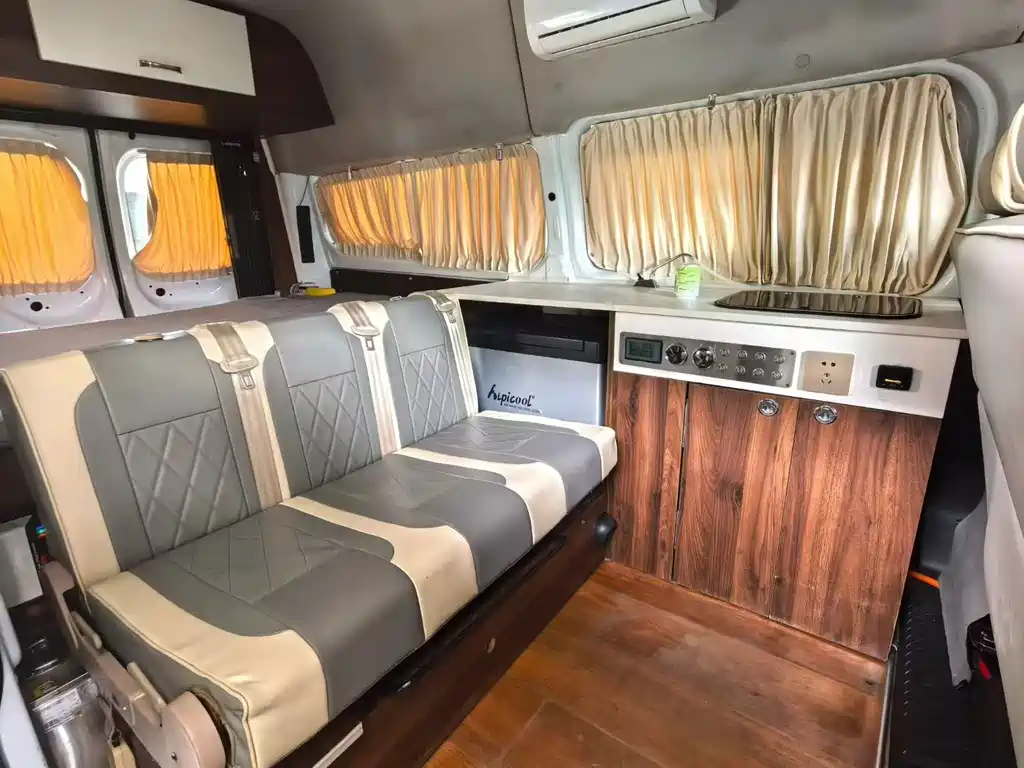 Ford Transit — миниатюра 7