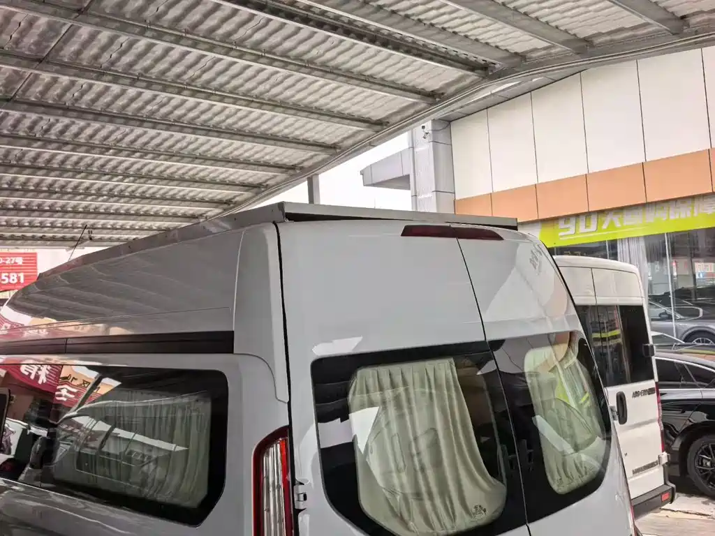 Ford Transit — миниатюра 8