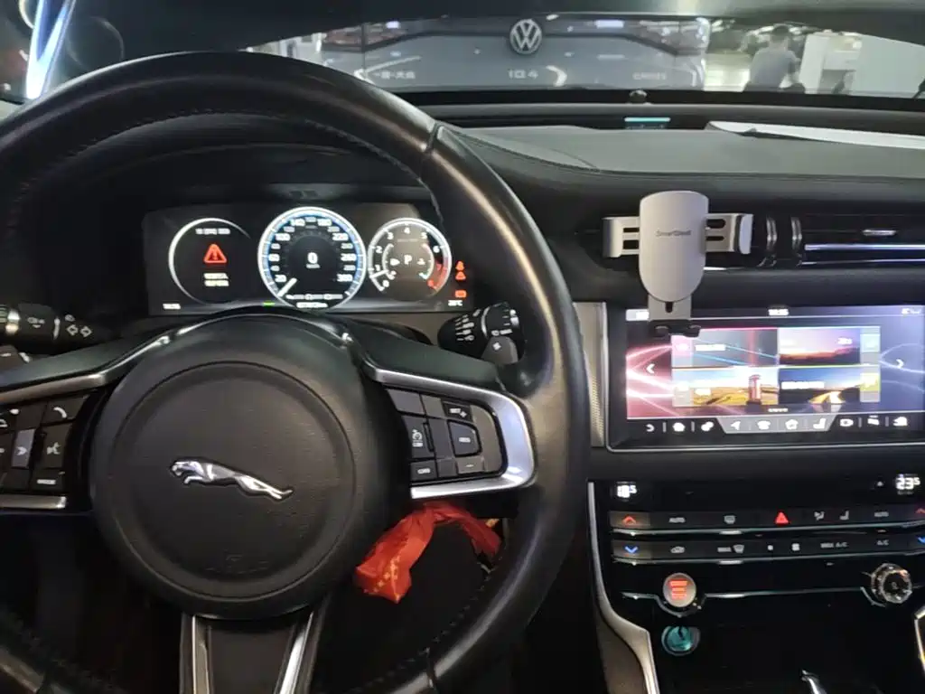 Jaguar XFL — миниатюра 10