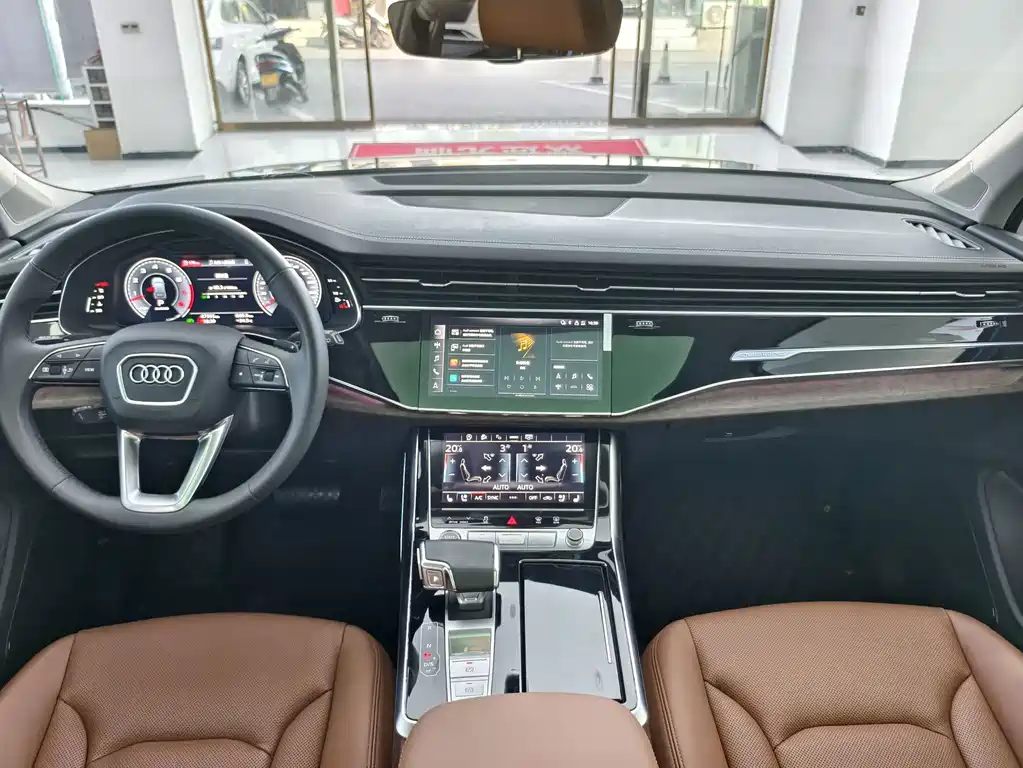 Audi Q7 — миниатюра 12