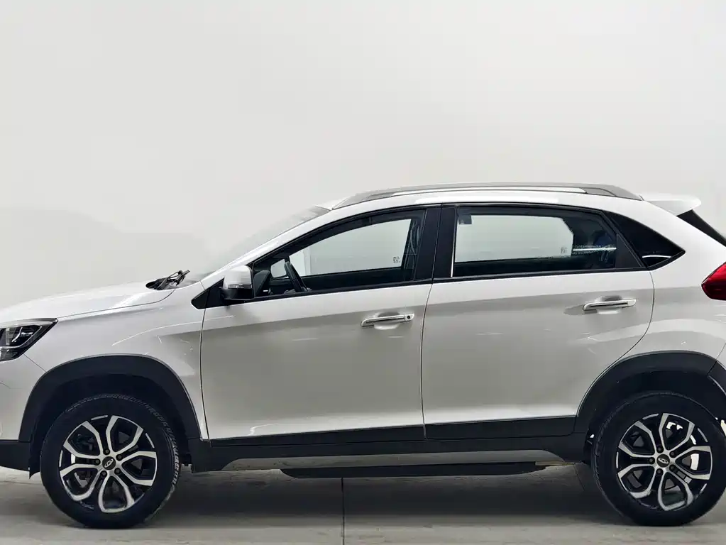 Chery New Energy Tiggo 3xe — миниатюра 8