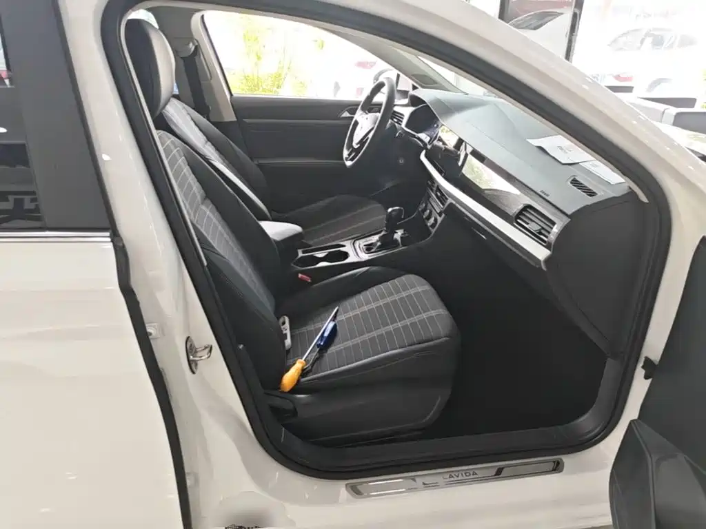 Volkswagen Lavida — миниатюра 25