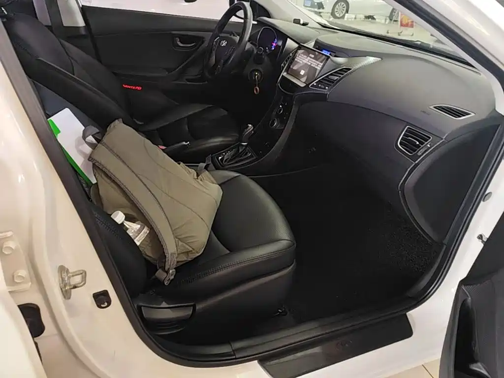 Hyundai Elantra Langdong — миниатюра 25