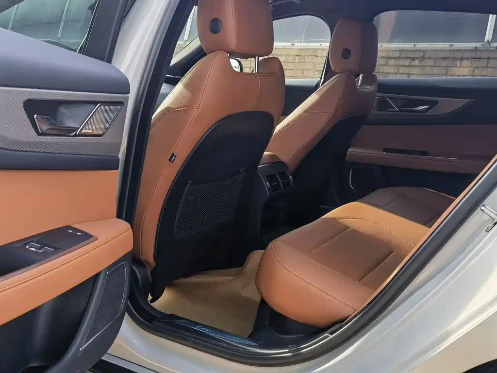 Jaguar XEL 2025 2.0T 250PS R-DYNAMIC 90