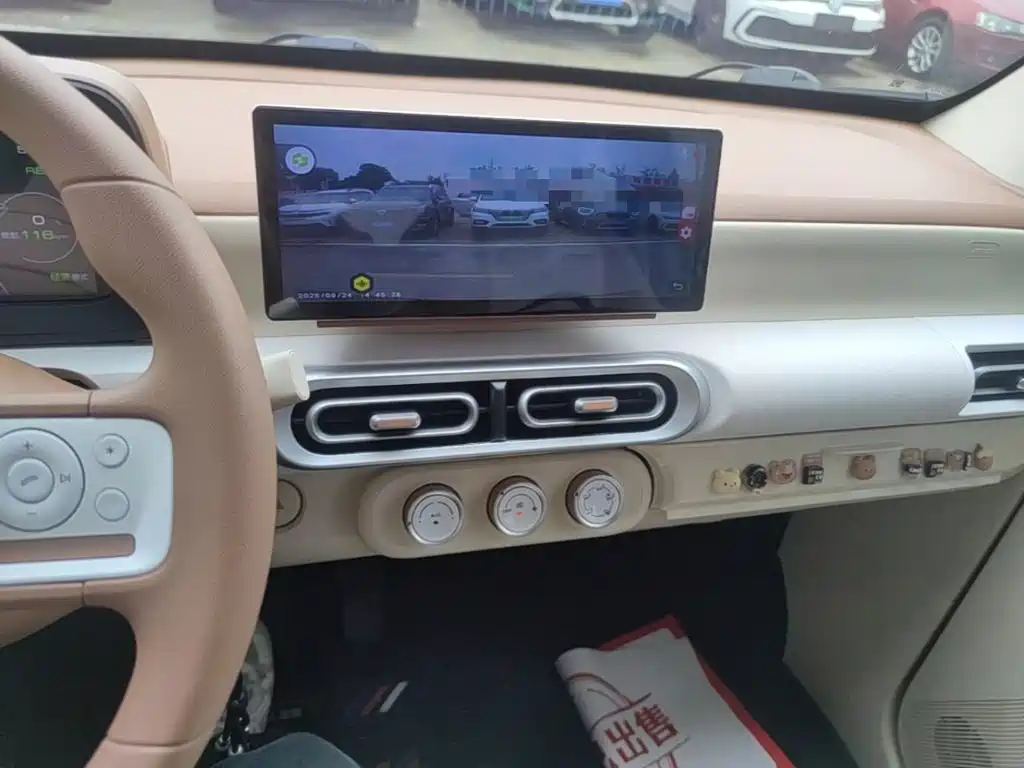 Wuling MINIEV — миниатюра 13