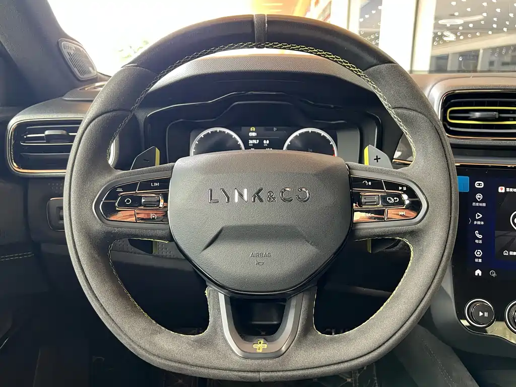Lynk & Co 03 — миниатюра 4