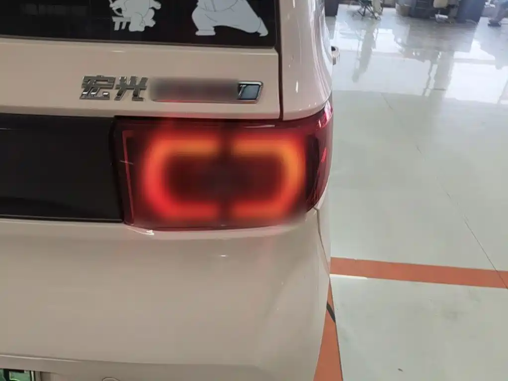 Wuling MINIEV — миниатюра 8