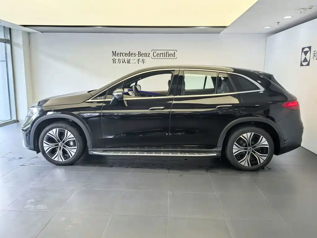 Mercedes-Benz EQE SUV — миниатюра 4