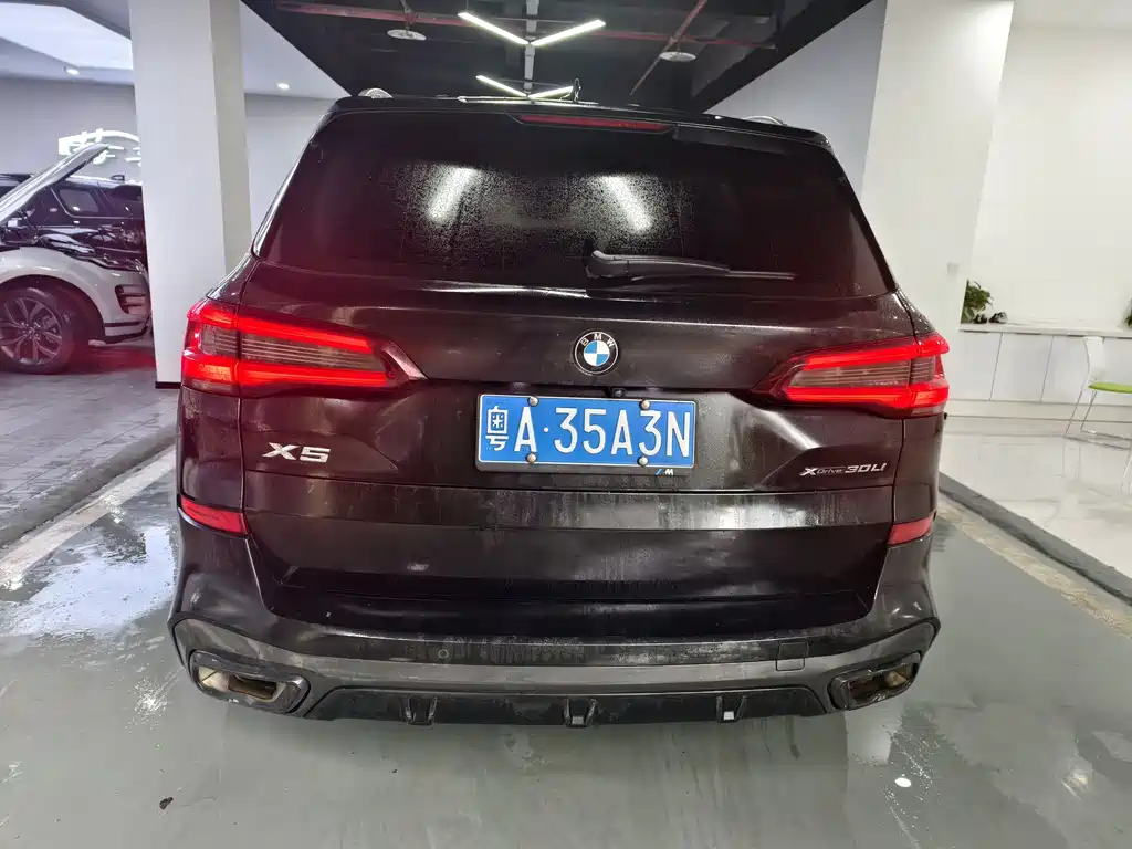 BMW X5 2022 xDrive 30Li Premium M Sport