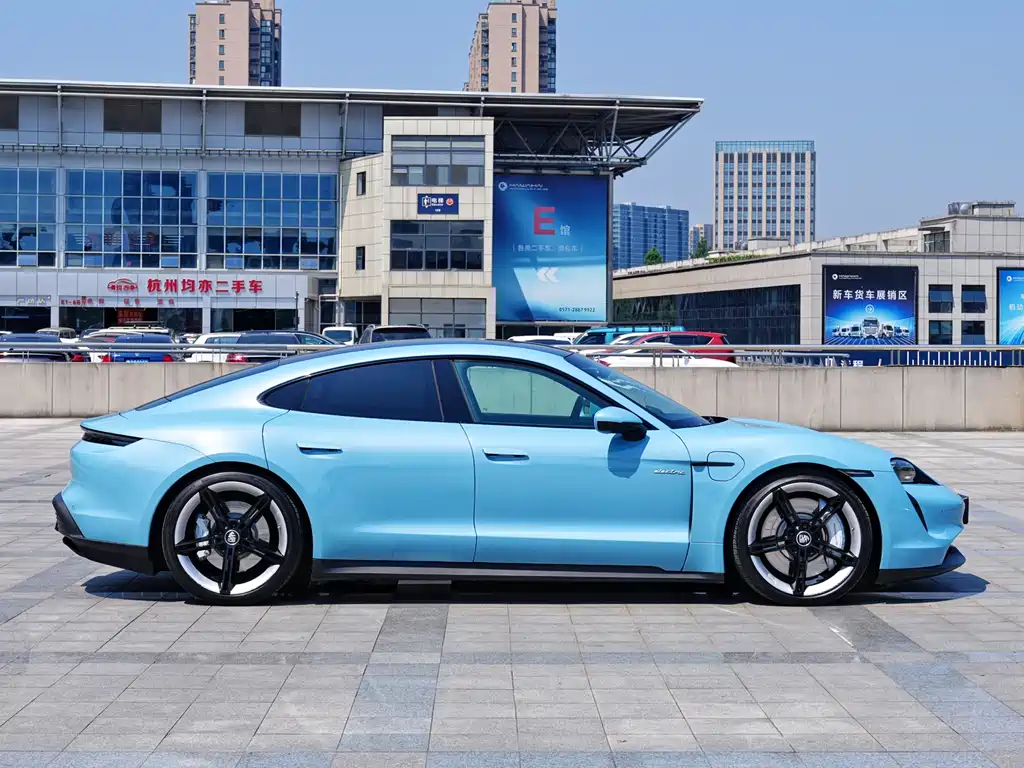 Porsche Taycan 2022 Taycan