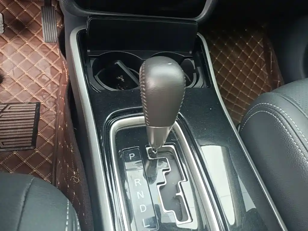 Mitsubishi Outlander — миниатюра 14