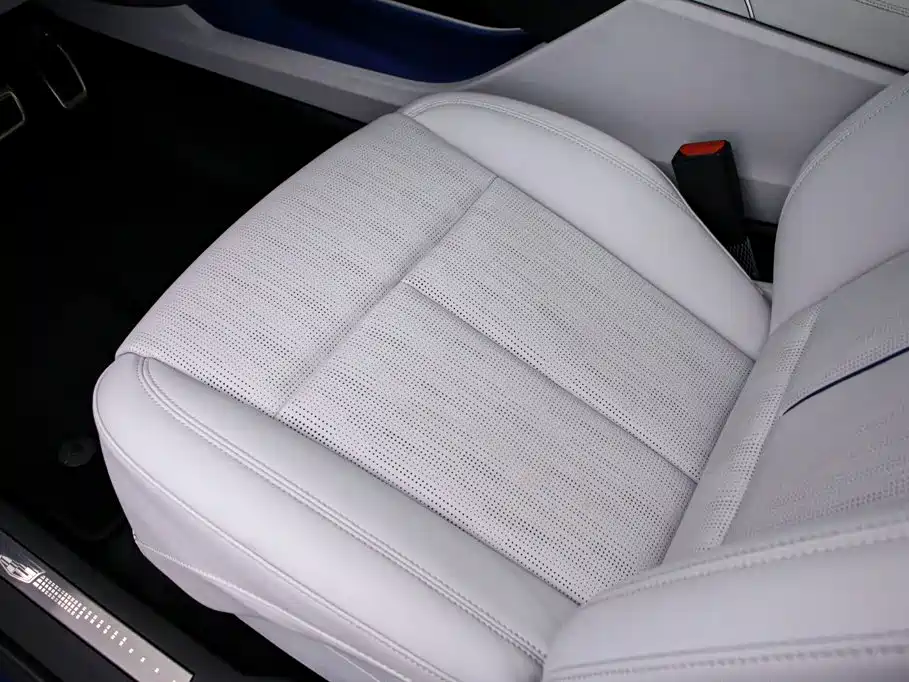 Cadillac IQ — миниатюра 16