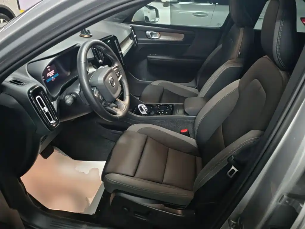 Volvo XC40 — миниатюра 15