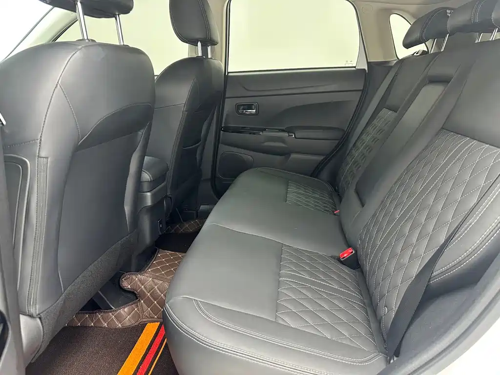 Mitsubishi ASX — миниатюра 10