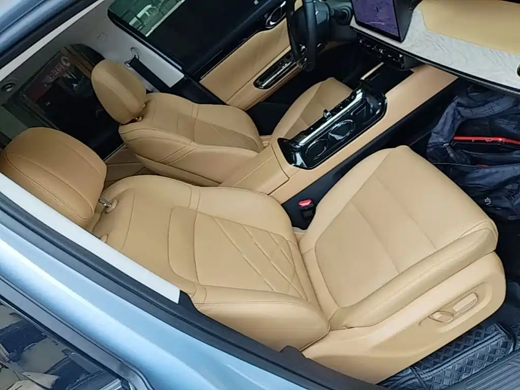 GAC Motor Trumpchi E8 PHEV — миниатюра 4