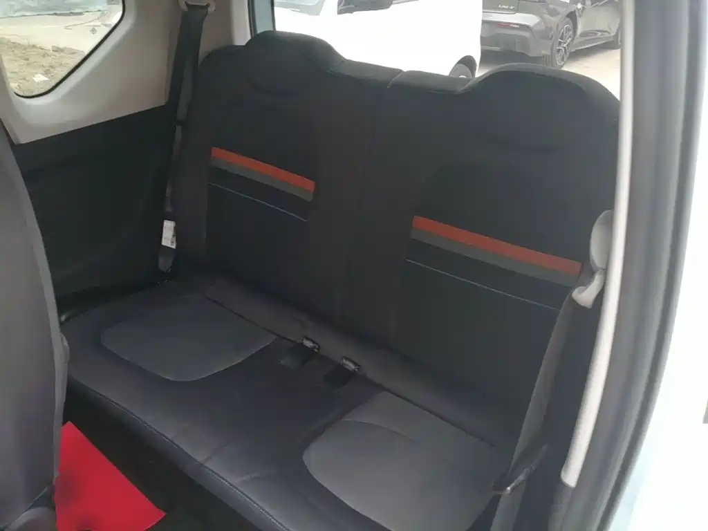Wuling MINIEV — миниатюра 17