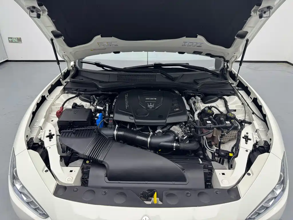 Maserati Ghibli — миниатюра 5
