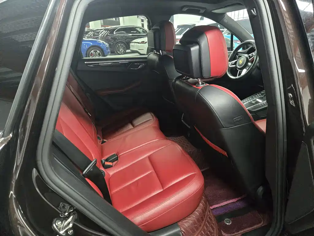 Porsche Macan — миниатюра 10