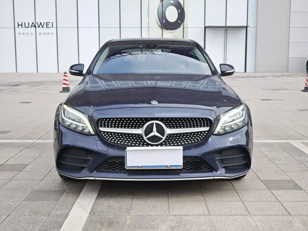 Mercedes-Benz C-Class — миниатюра 2