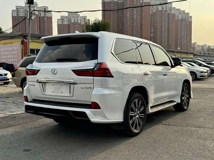 Lexus LX — миниатюра 2