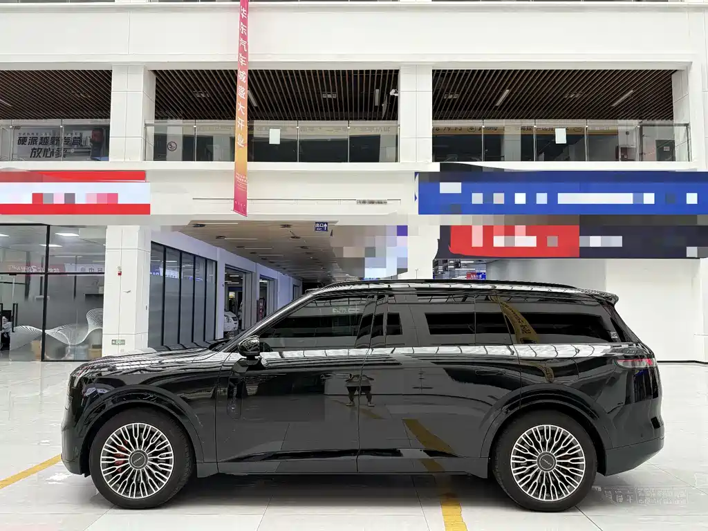 Lynk & Co 900 — миниатюра 18
