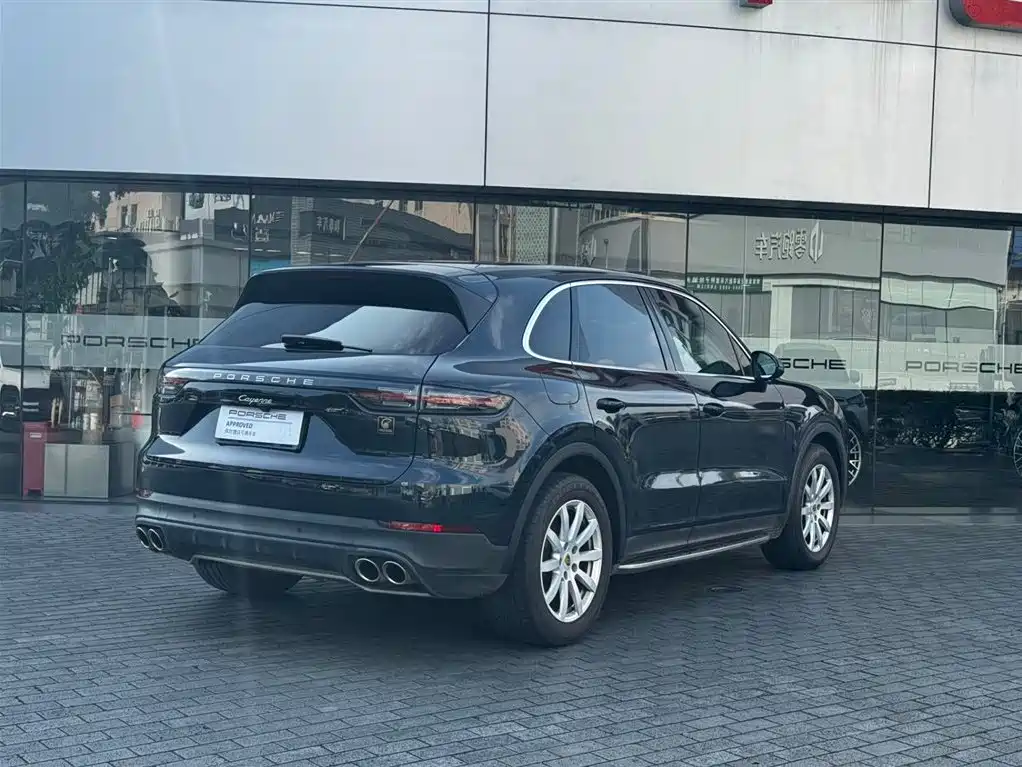 Porsche Cayenne — миниатюра 6