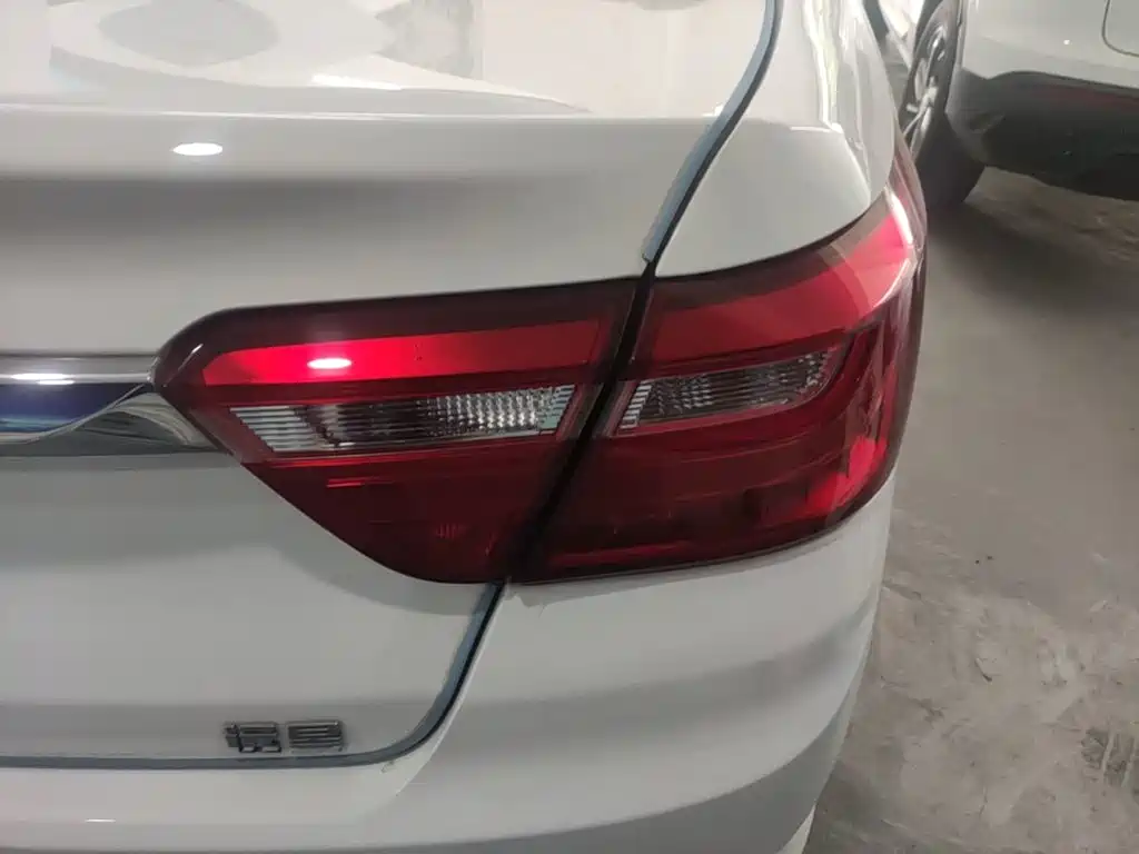 Geely Vision — миниатюра 8