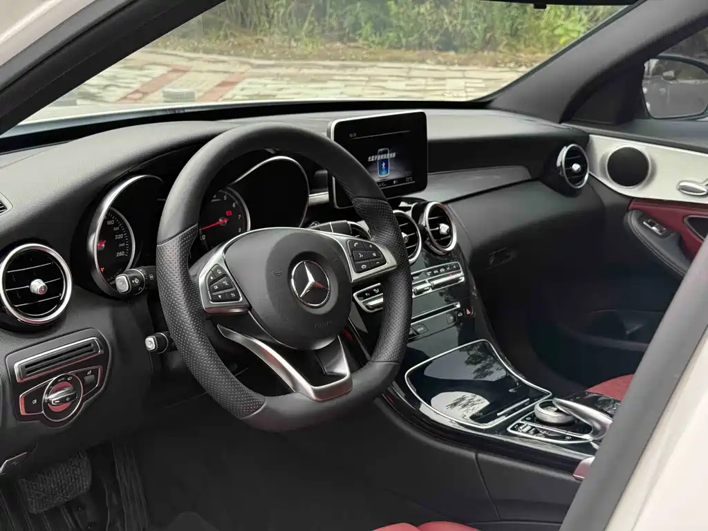 Mercedes-Benz C-Class — миниатюра 4