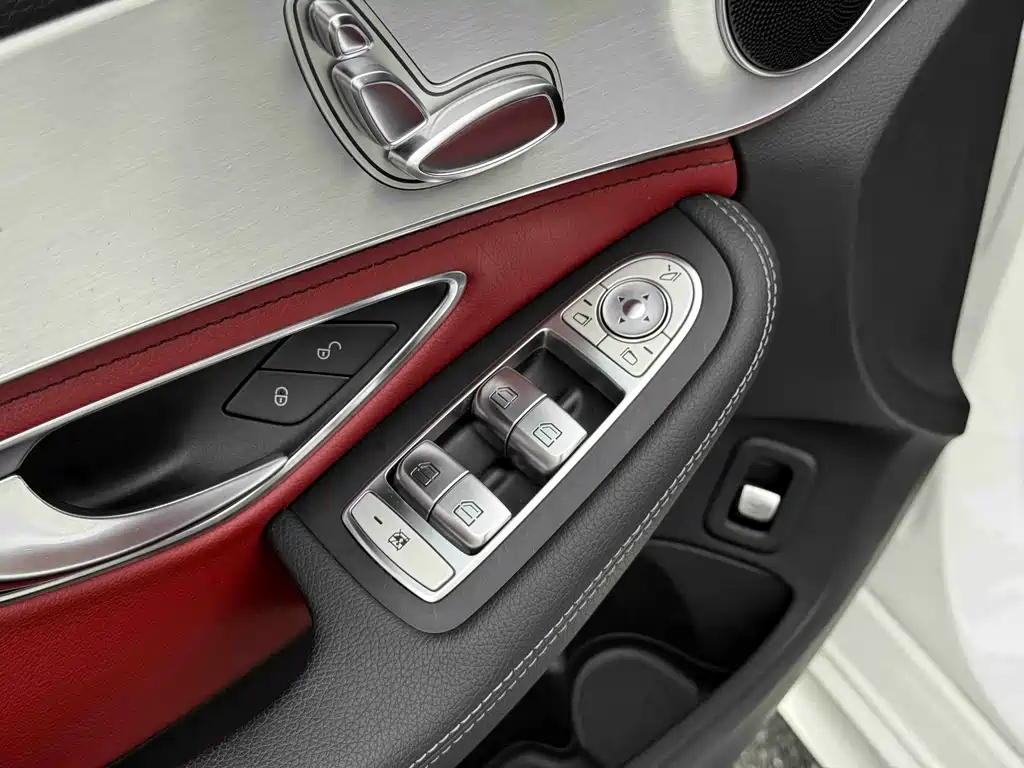 Mercedes-Benz C-Class — миниатюра 5