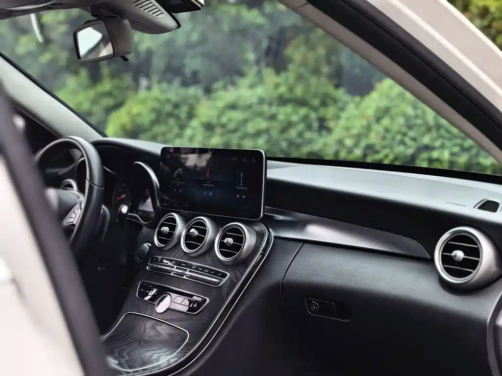 Mercedes-Benz C-Class (Import) — миниатюра 26