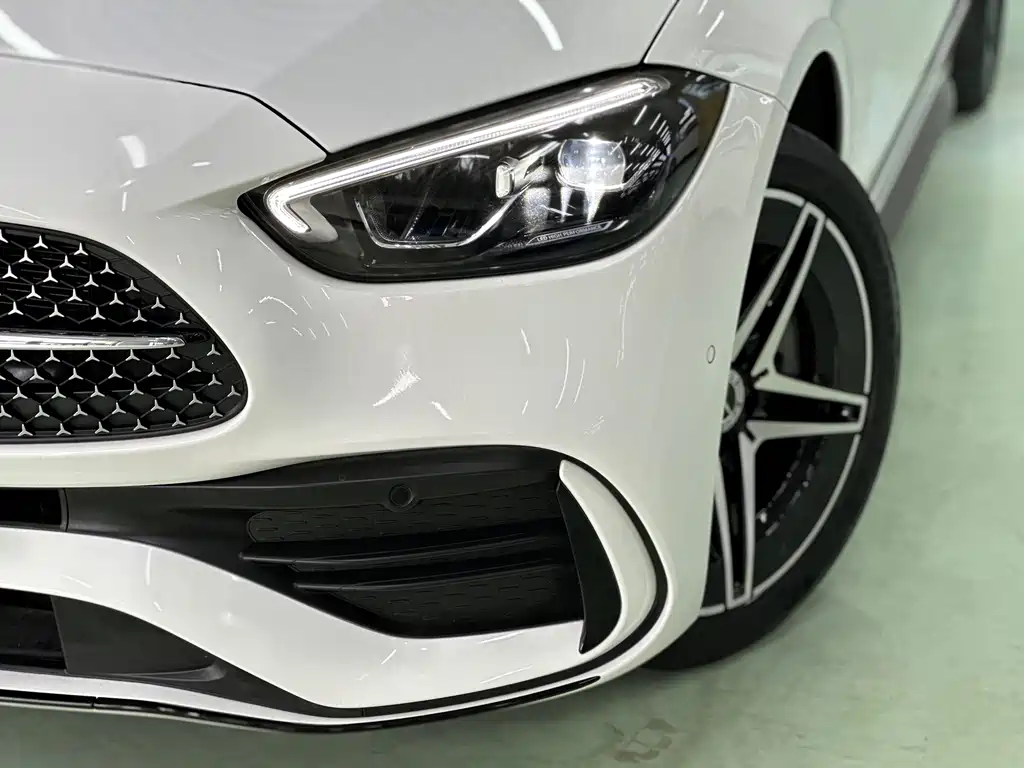 Mercedes-Benz C-Class — миниатюра 3