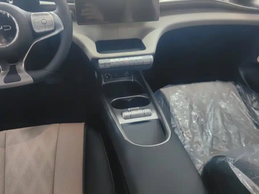 BYD Dolphin — миниатюра 16