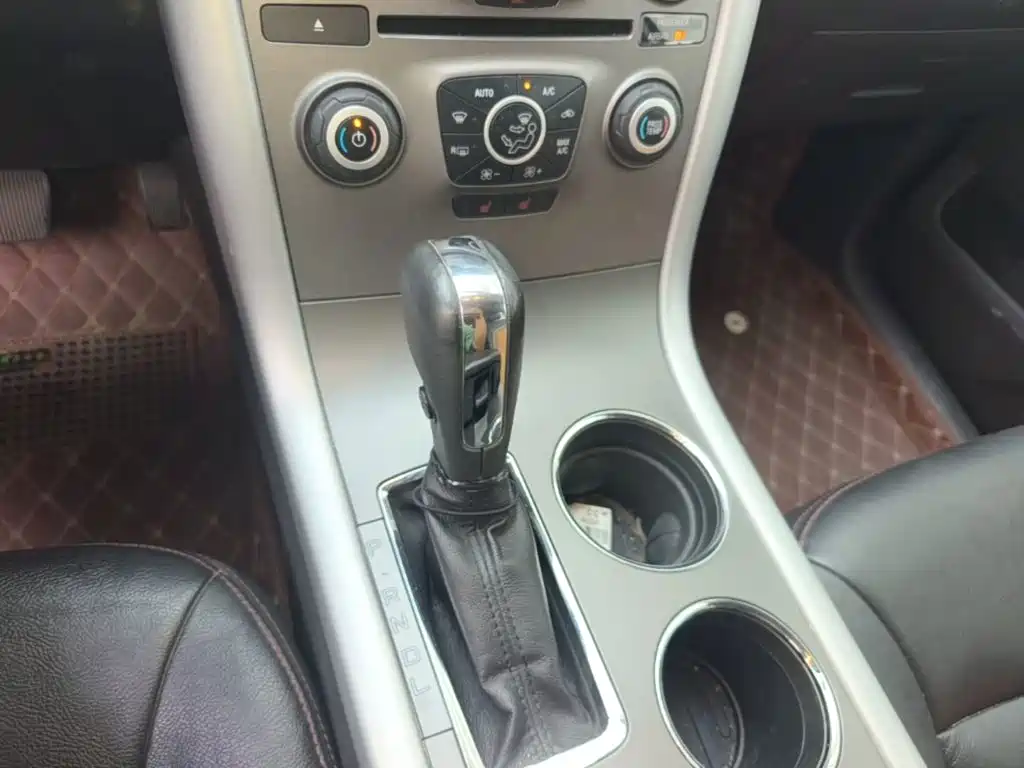 Ford Edge (Import) — миниатюра 14