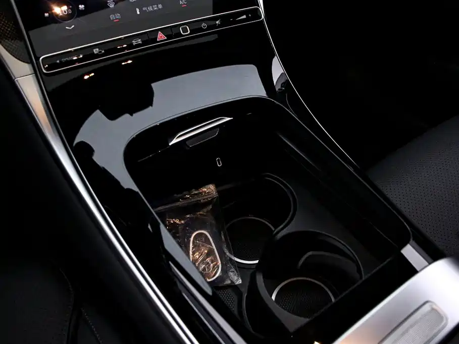 Mercedes-Benz GLC 2025 GLC 260 4MATIC SUV