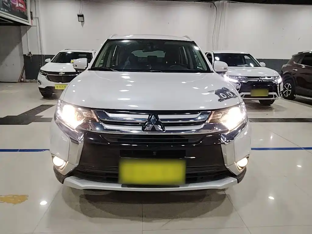 Mitsubishi Outlander — миниатюра 3