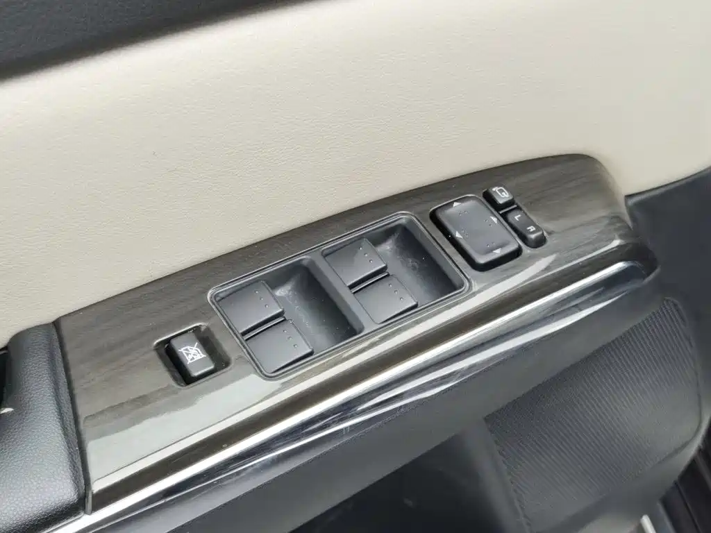 Mazda 8 — миниатюра 9