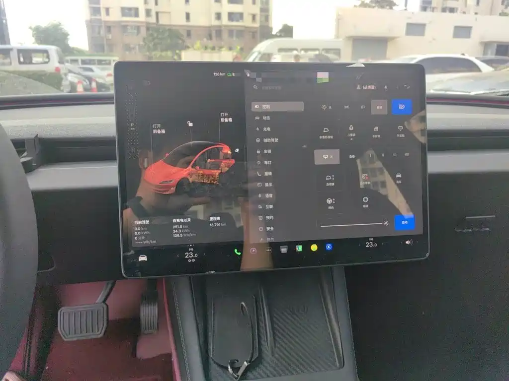 Tesla Model 3 — миниатюра 14