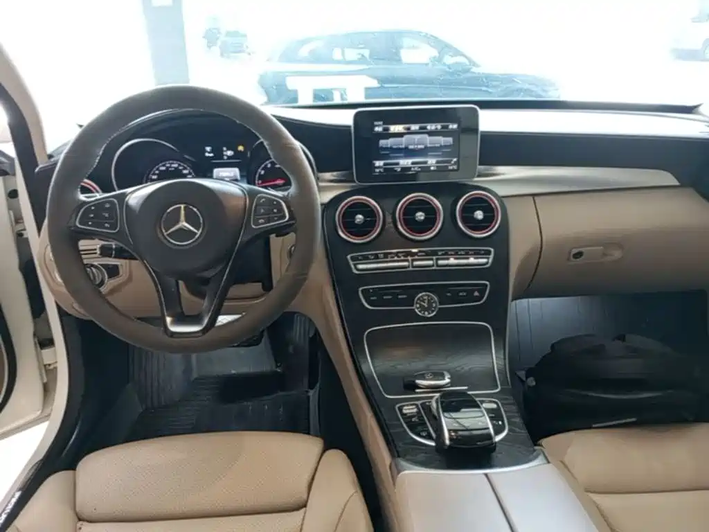 Mercedes-Benz C-Class — миниатюра 10
