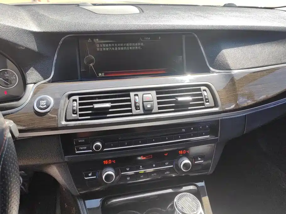 BMW 5 Series — миниатюра 13