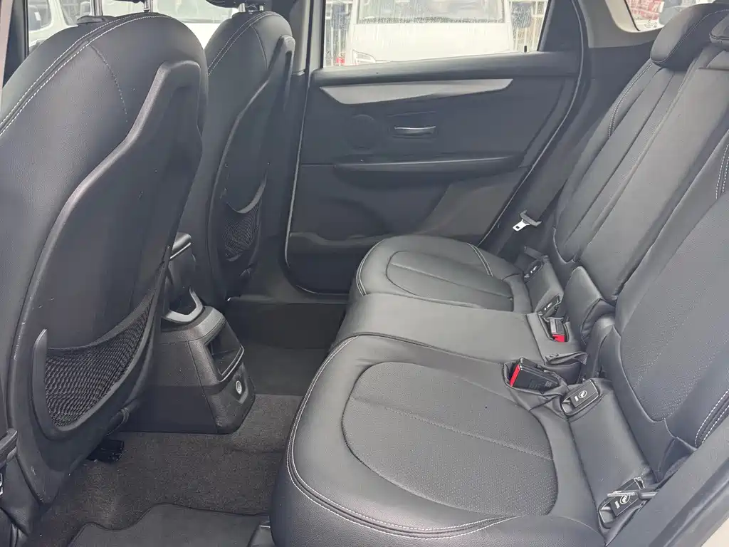 BMW 2 Series Active Tourer — миниатюра 13
